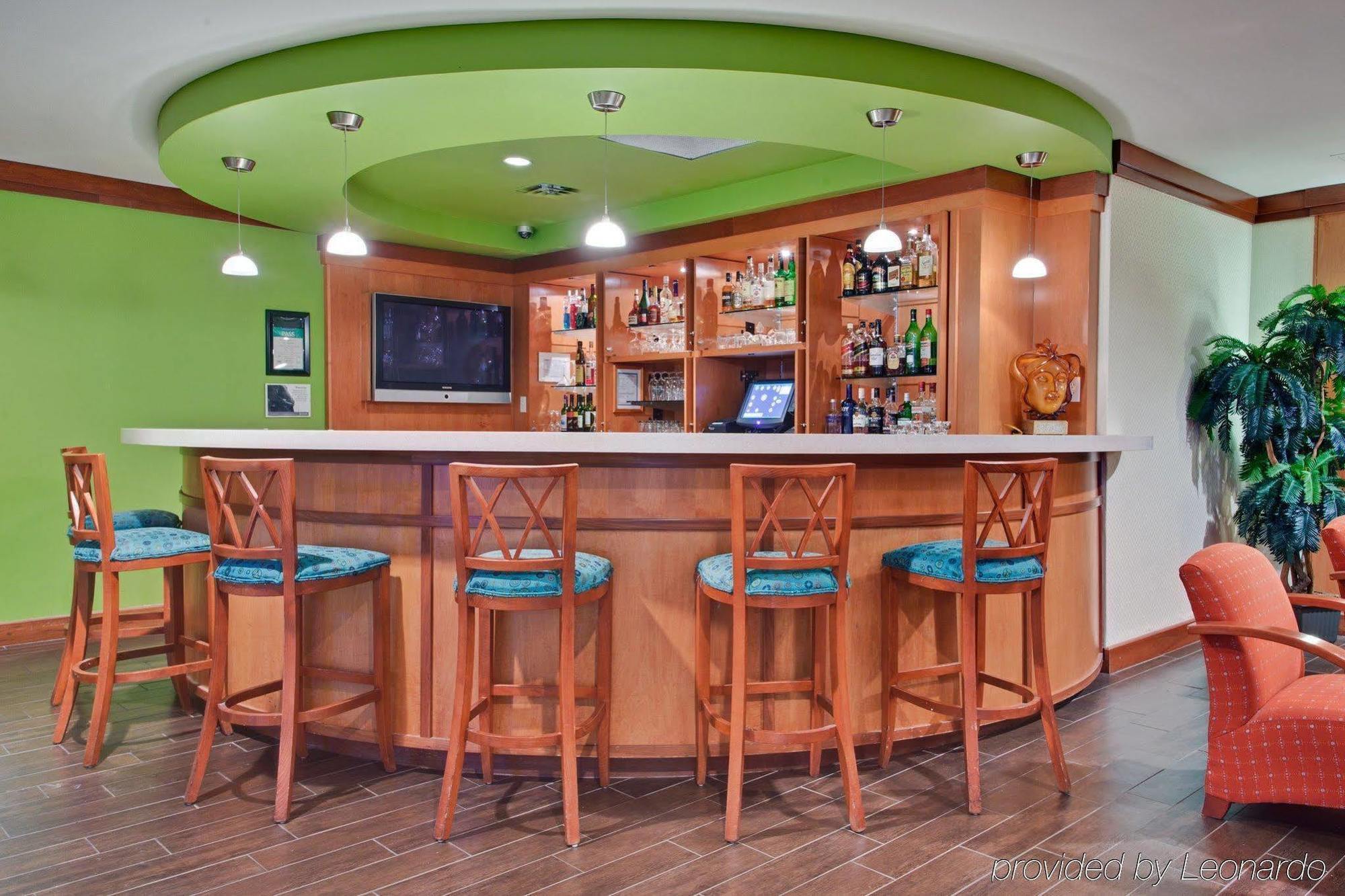 Best Western Premier Toronto Airport Carlingview Hotel Restaurant foto
